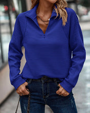 Varm damebluse med V-hals | Halv lynlås