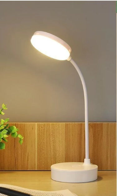 LED-skrivebordslampe med justerbar lysstyrke