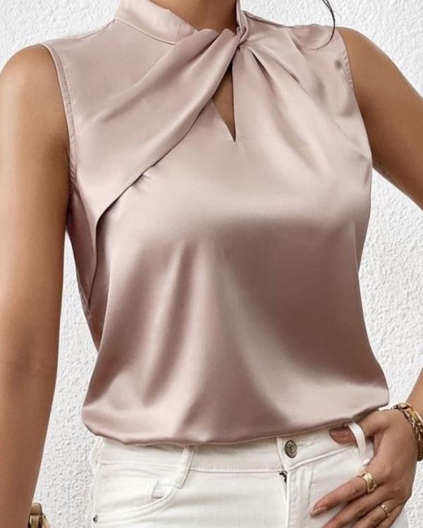 Lyra - Stilfuld Satin Ærmeløs Bluse med Chic Drejet Hals