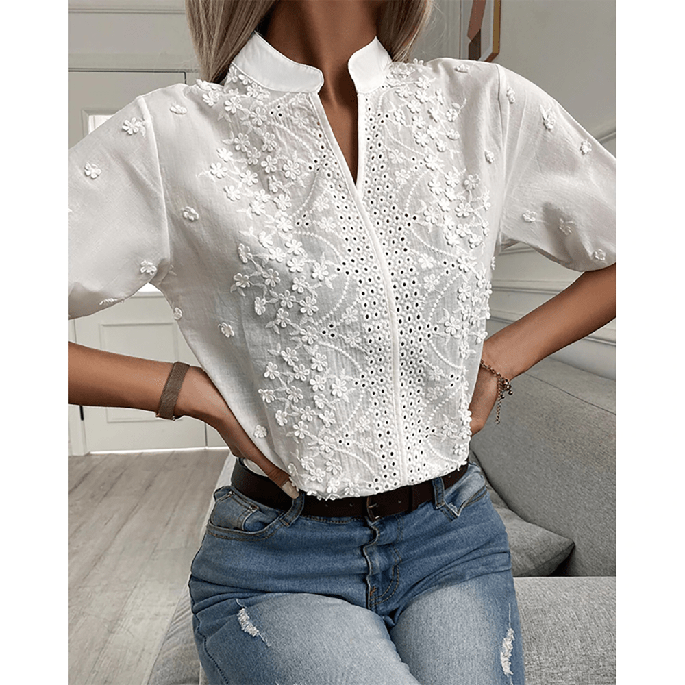 Elodie - Elegant bluse med V-hals og blonder detaljer